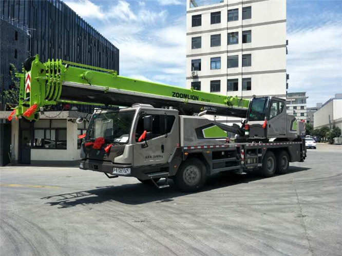 汕尾市跨街广告牌的高空安装注意事项